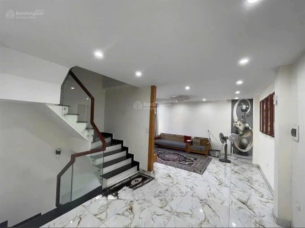 Bán gấp nr lương quy, 5,4 tỷ, 60,6m2, 4pn, 4wc, sổ đỏ đầy đủ