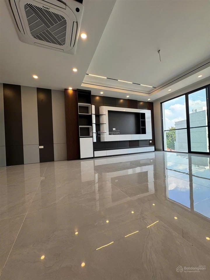 Chủ nhà mót bán  vỉa hè 5m  6 tầng thang máy  bóc tem nhà mới