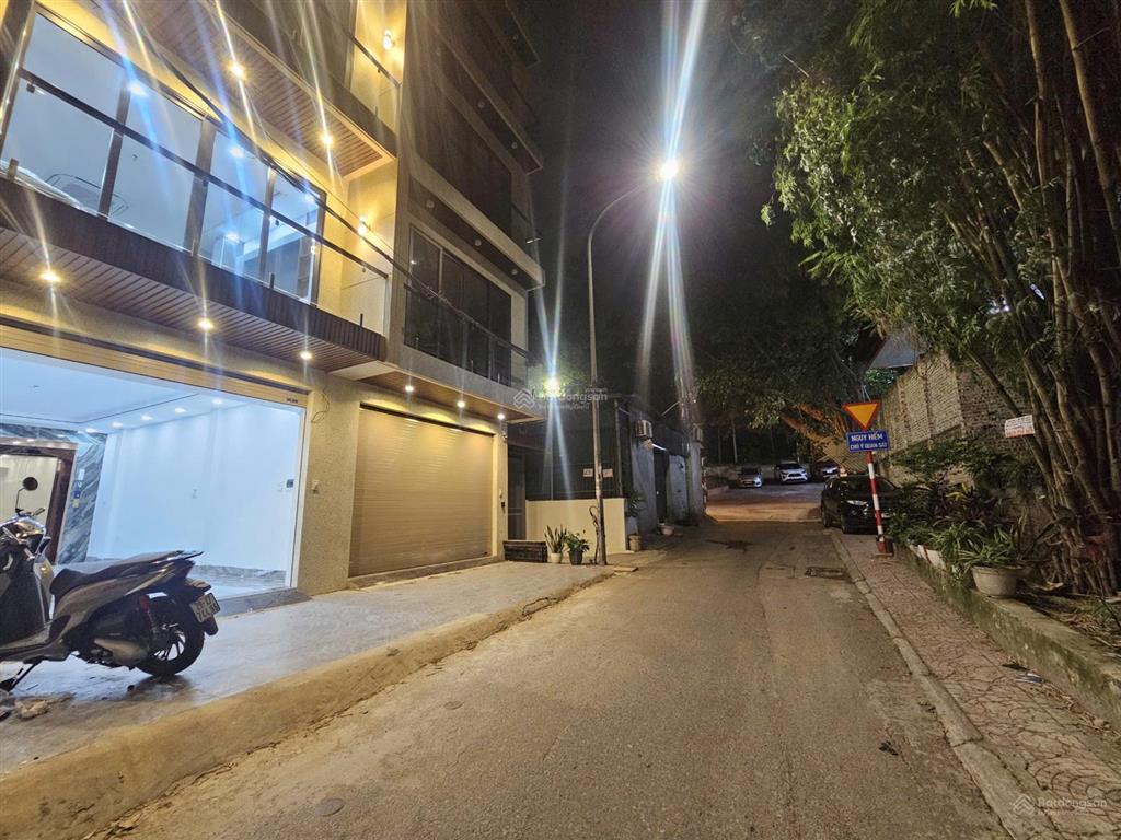 Chủ nhà mót bán  bát khối long biên  đất vàng đầu tư