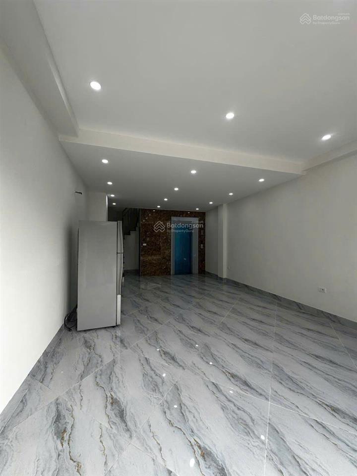 Nhà đẹp cho thuê  phố đàm quang trung  300m ra aeon long biên  cho thuê gấp