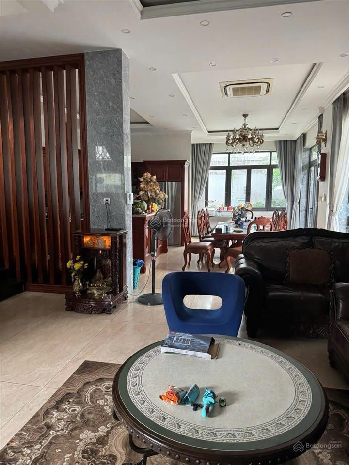 Hoa hậu khu đặng thùy trâm, bình thạnh  10x20m vuông vức 3 tầng áp mái  giá ngợp giảm về 30 tỷ