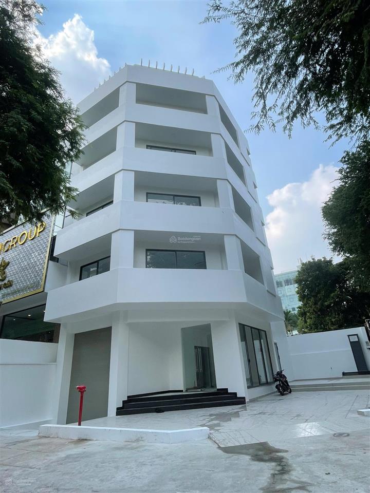 Bán nhà góc 2 mặt tiền ngay lê quang định 6 x 15, trệt 4 lầu nhà mới sửa  giá bán gấp 16 tỷ