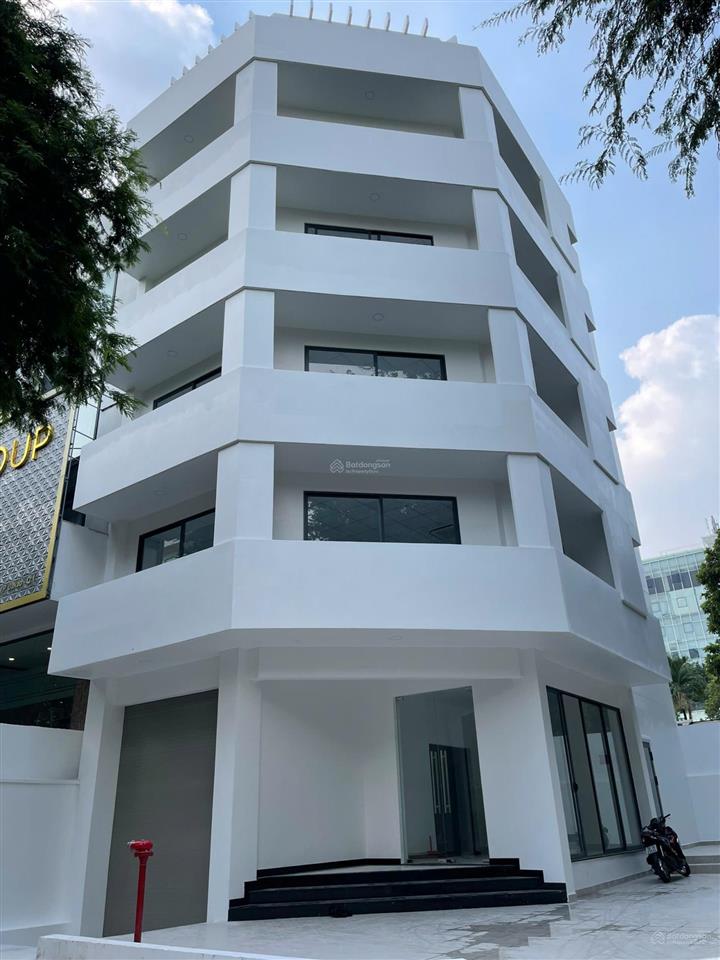 Bán nhà góc 2 mặt tiền ngay lê quang định 6 x 15, trệt 4 lầu nhà mới sửa  giá bán gấp 16 tỷ