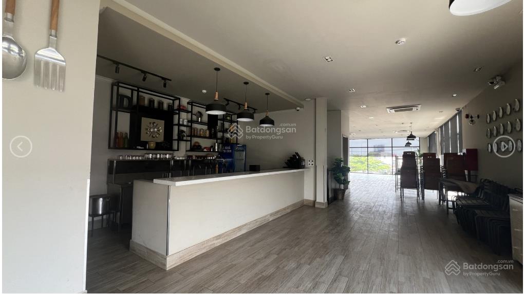 Cho thuê gấp  mặt tiền 882 quốc lộ 13 ~ 2.000m2 đất , có sẵn nhà 930m2 sàn. giá chỉ 200 triệu tl