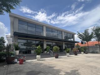 Cho thuê gấp  mặt tiền 882 quốc lộ 13 ~ 2.000m2 đất , có sẵn nhà 930m2 sàn. giá chỉ 200 triệu tl