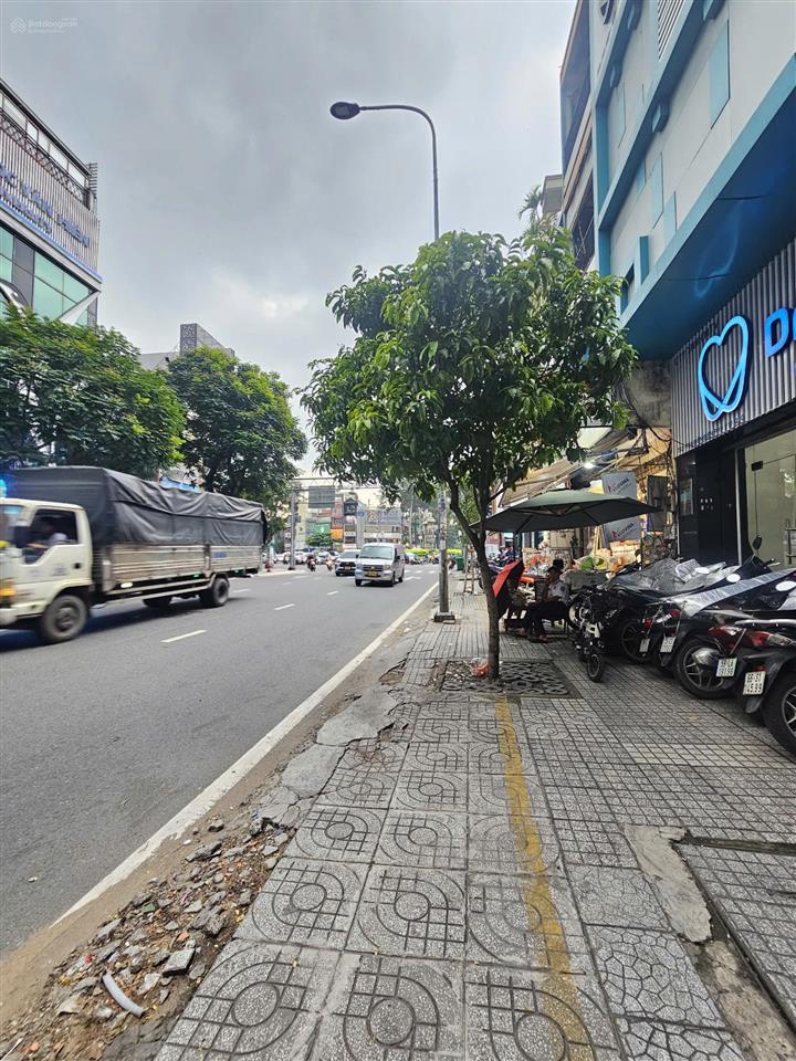 Siêu phẩm dòng tiền quận 3  mặt tiền 6,5m x 17m, 5 tầng thang máy hđt 1,44 tỷ/năm giá chỉ 29,9 tỷ