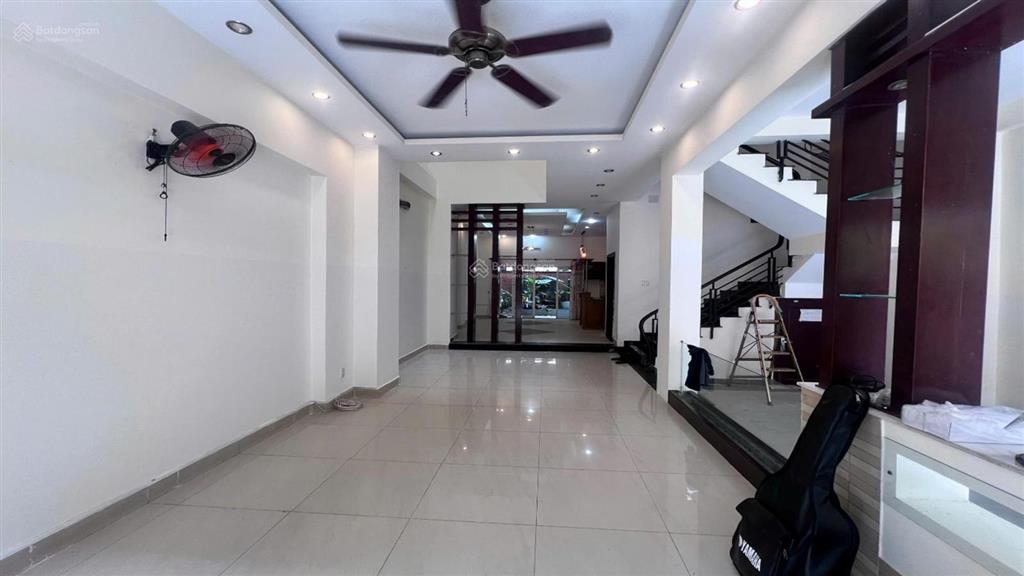 Sắp bán! biệt thự ngay lương định của, quận 2  6,5x18m, 3 tầng sân vườn  giảm sâu còn 30 tỷ