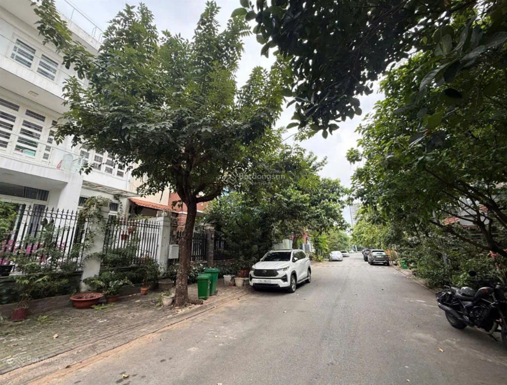 Sắp bán! biệt thự ngay lương định của, quận 2  6,5x18m, 3 tầng sân vườn  giảm sâu còn 30 tỷ