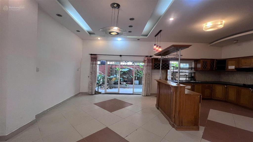 Sắp bán! biệt thự ngay lương định của, quận 2  6,5x18m, 3 tầng sân vườn  giảm sâu còn 30 tỷ