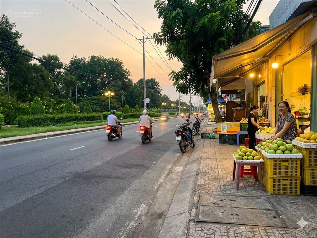 Siêu phẩm mặt tiền tân sơn, cách sân bay 500m  6,2mx26m  xây cao h7t  chủ giảm mạnh còn 16,8 tỷ