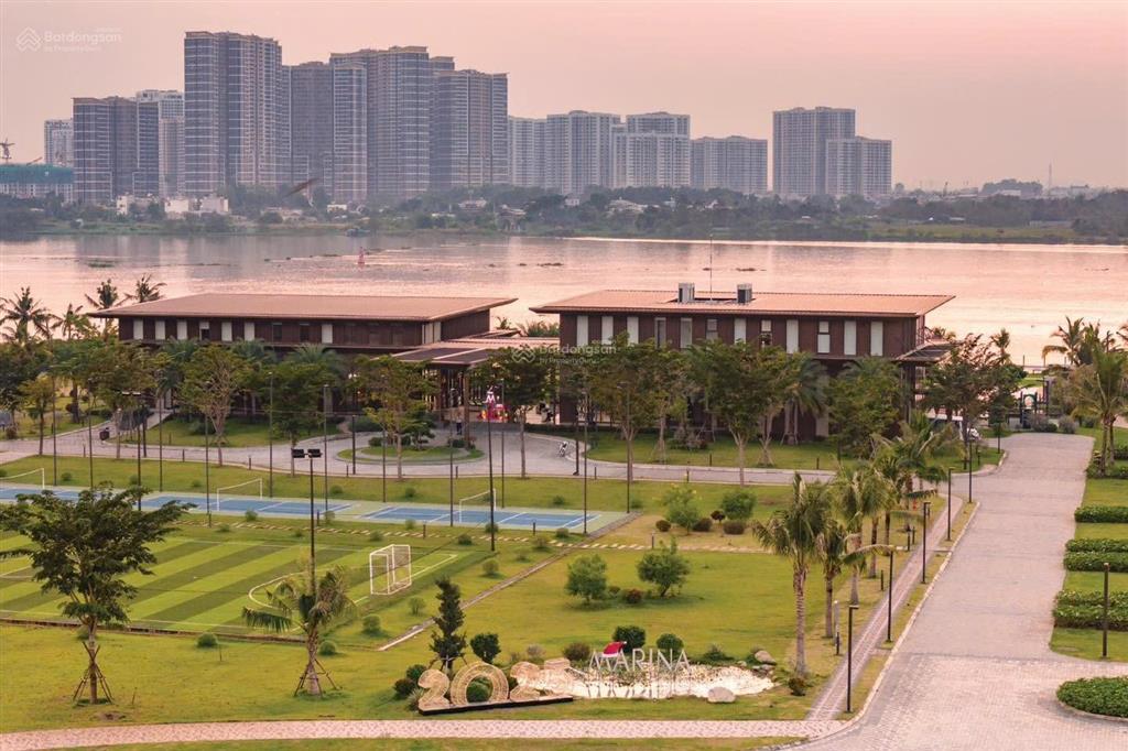 Chính chủ gửi chuyển nhượng nhà phố vườn 7mx20,5m, 3 lầu, sổ hồng, 7,8 tỷ, view nội khu, gần hồ bơi
