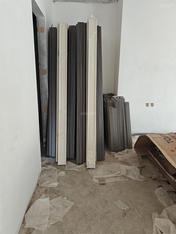 Chính chủ bán căn 2pn hướng đông nam ,giá 4x triệu/m2 tòa usilk 104, hà đông
