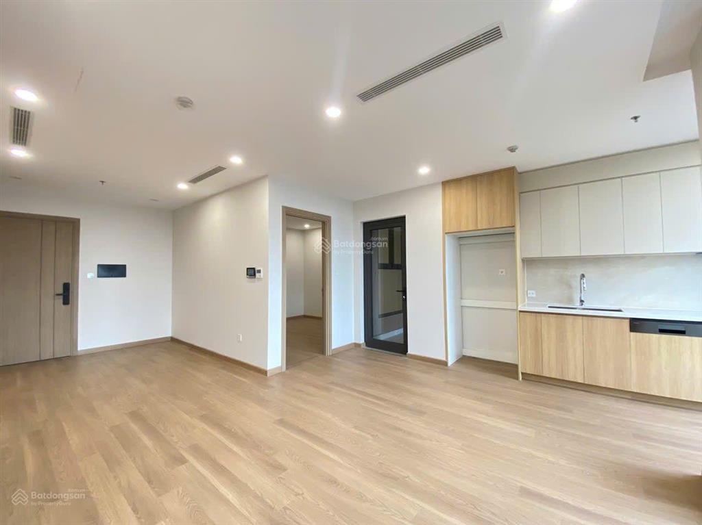 Cho thuê căn hộ 2pn  76m2, giá 10,5 triệu/tháng, vào ở ngay tòa the charm