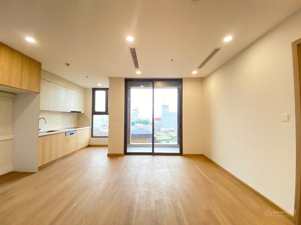 Cho thuê căn hộ 2pn  76m2, giá 10,5 triệu/tháng, vào ở ngay tòa the charm