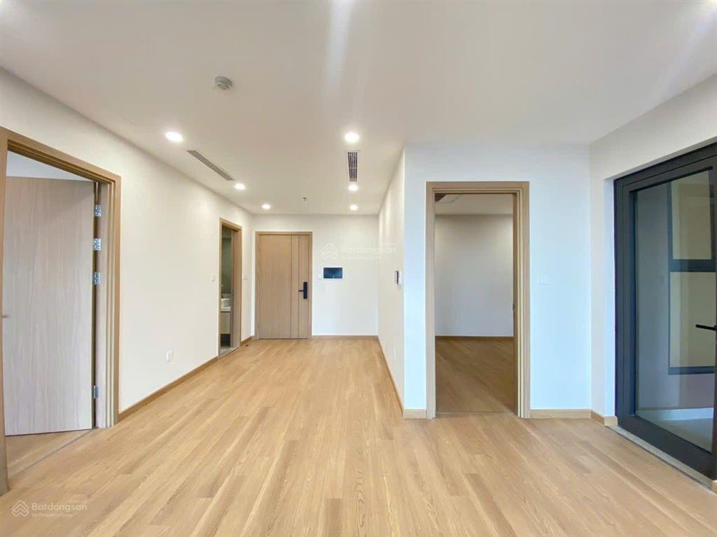 Cho thuê căn hộ 2pn  76m2, giá 10,5 triệu/tháng, vào ở ngay tòa the charm
