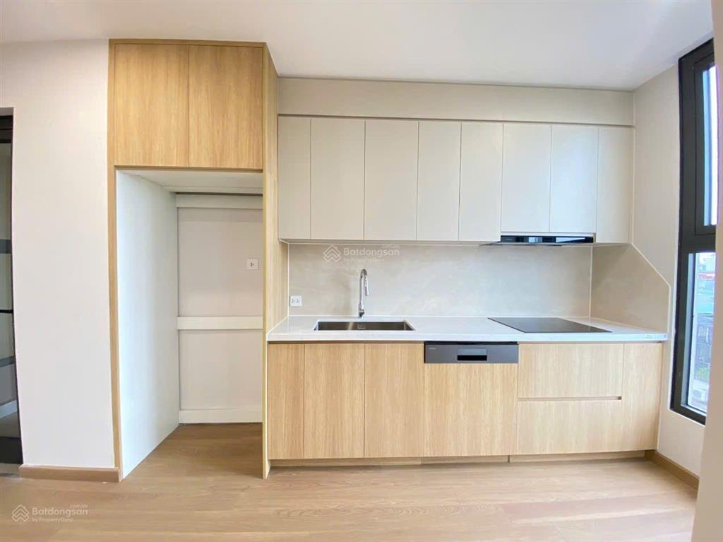 Cho thuê căn hộ 2pn  76m2, giá 10,5 triệu/tháng, vào ở ngay tòa the charm