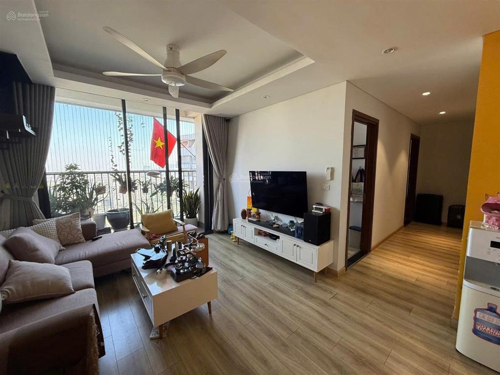 Chủ nhà thiện chí bán nhanh căn góc 3pn tầng trung view hồ công viên ngoại giao đoàn