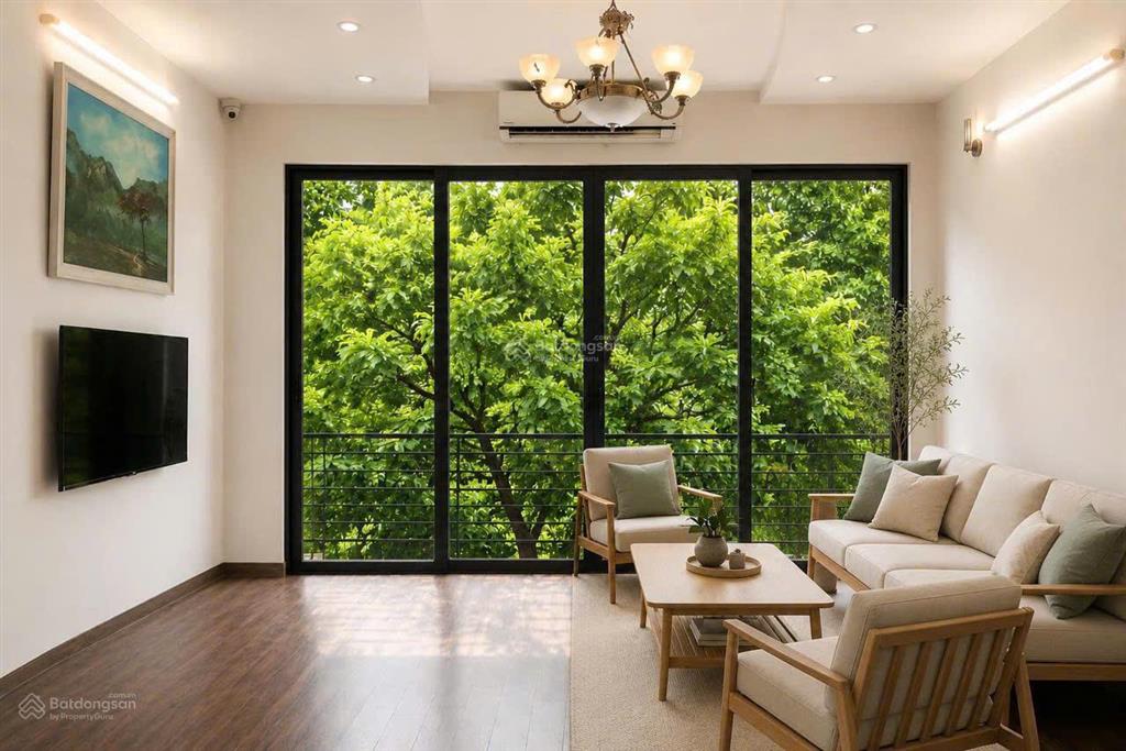 Nhà 5 tầng, ô tô tránh, 4 mặt thoáng, xẻ khe, view dự án vin greenbay 2. giá 15 tỷ