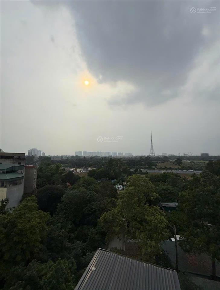 Nhà 5 tầng, ô tô tránh, 4 mặt thoáng, xẻ khe, view dự án vin greenbay 2. giá 15 tỷ