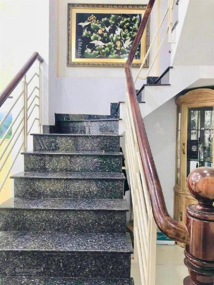 Bán nhà 3tầng mặt tiền tăng nhơn phú, gần vincom lê văn việt, pháp lí sạch, vuông a4, thủ đức!