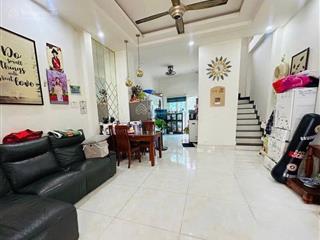 Bán nhà 3 tầng man thiện, kế đại học hutech, sát trục lê văn việt, hẻm ô tô!!