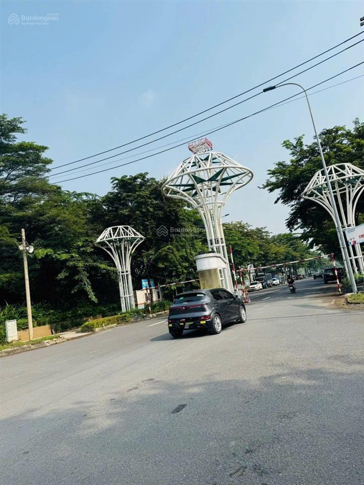 Bán nhà 2 tầng sát nguyễn duy trinh, đông tăng long, ô tô ngủ trong sân, vip!!
