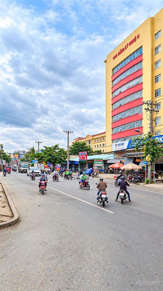 Bán nhà 4pn, trung tâm phước long trục đỗ xuân hợp, sát ga metro!!