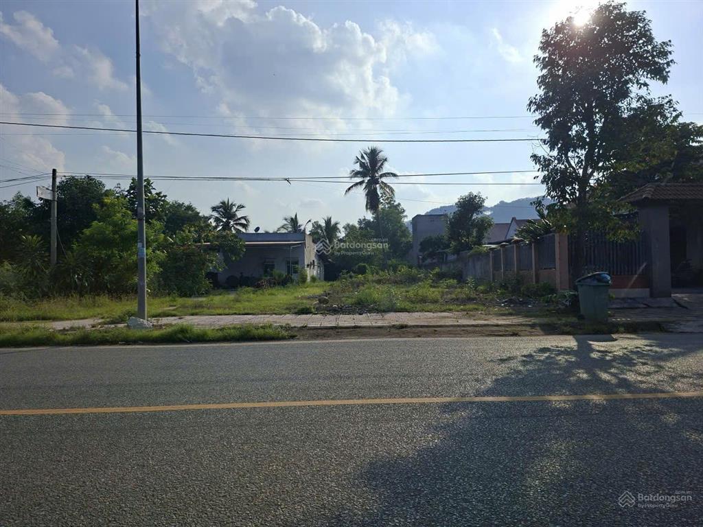 Cần sang nhượng gấp toàn bộ diện tích đất mtđ đt 720  gia huynh tánh linh bình thuận