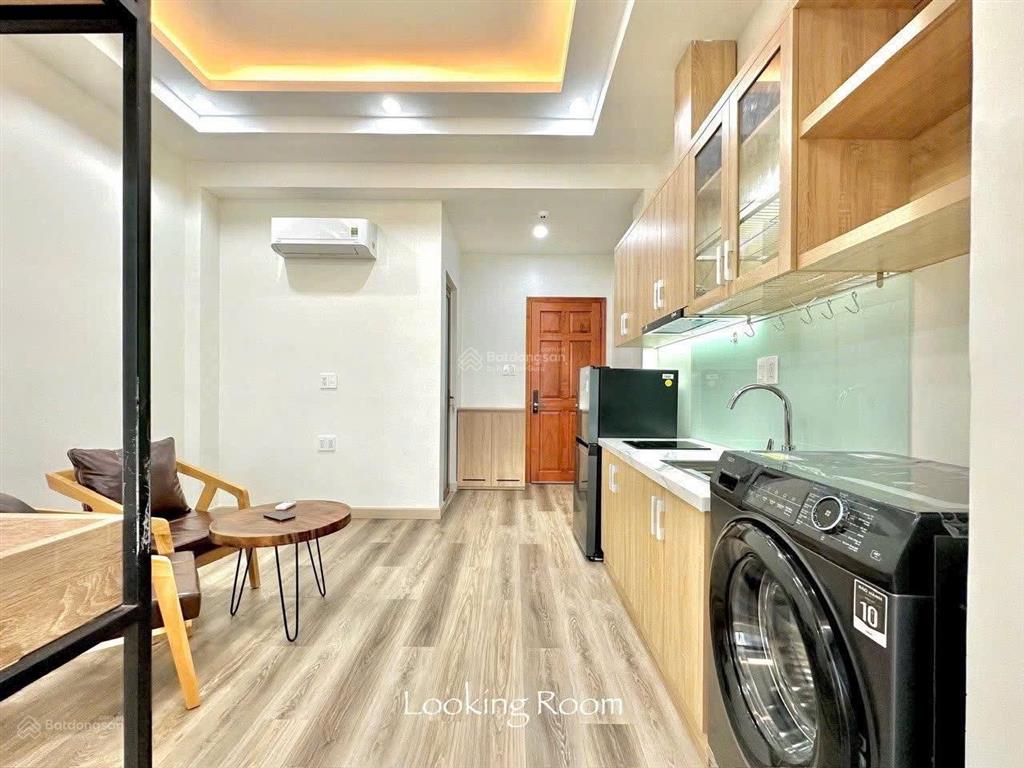Căn hộ tách bếp giặt riêng  ban công/full nội thất  khu bàu cát 0909 186 ***