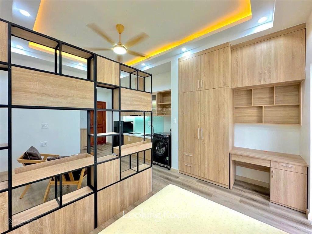 Căn hộ tách bếp giặt riêng  ban công/full nội thất  khu bàu cát 0909 186 ***