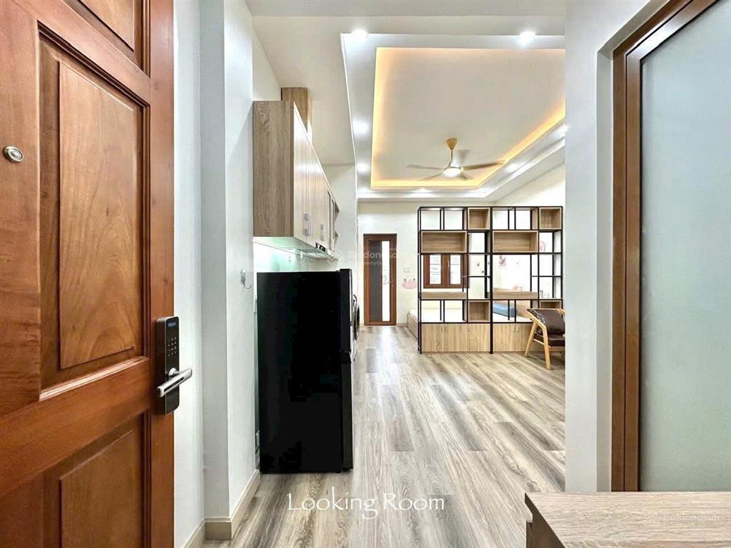 Căn hộ tách bếp giặt riêng  ban công/full nội thất  khu bàu cát 0909 186 ***
