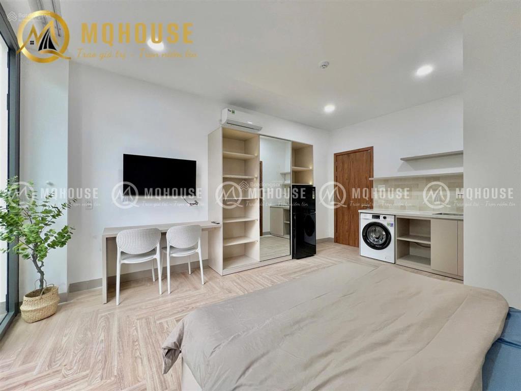 Chdv ban công full nội thất đẹp  ngay etown cộng hoà, công viên hoàng văn thụ  zalo 0909 186 ***