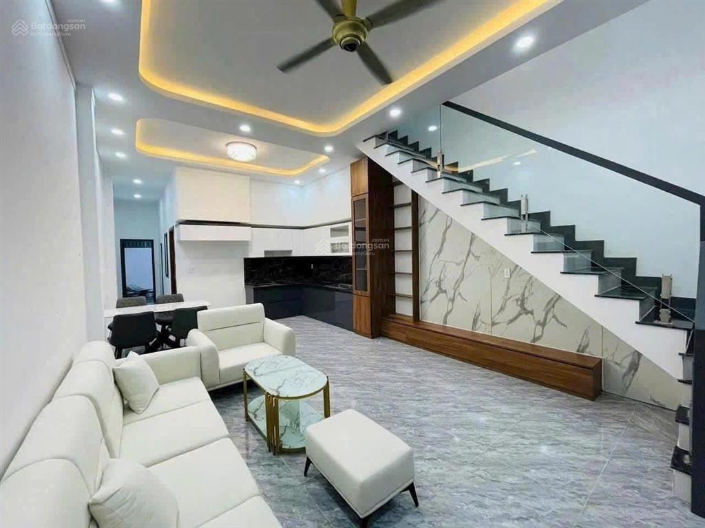 Bán nhà mới hoàn thiện 100m2 ngay gần công an phường