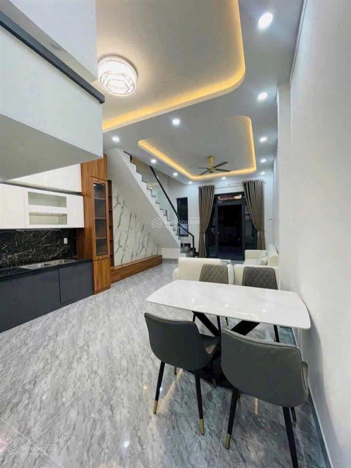 Bán nhà mới hoàn thiện 100m2 ngay gần công an phường