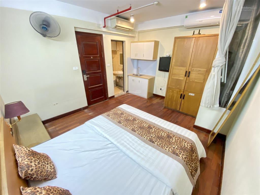 Cho thuê phòng khép kín, full đồ, ban công thoáng ngay lò đúc