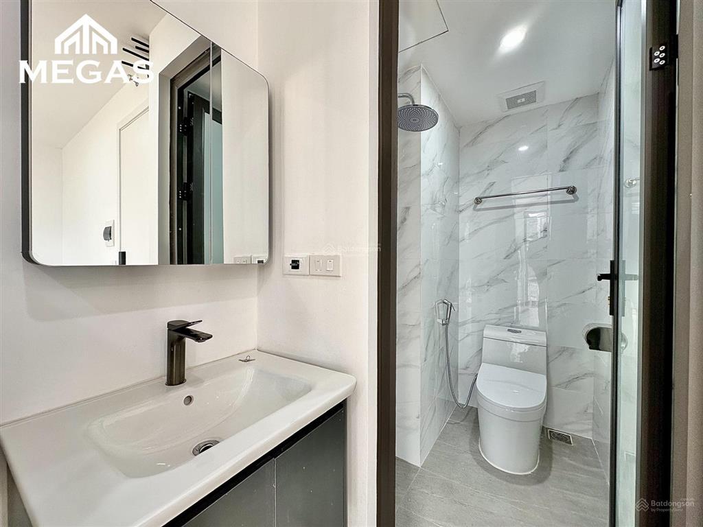 Cho thuê phòng mới tinh, ban công thoáng, 30m2, full nội thất ngay đê la thành  cát linh