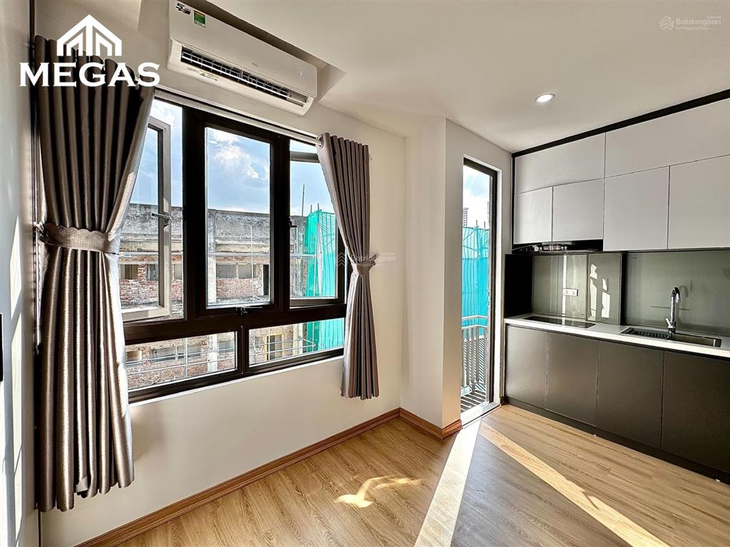 Cho thuê phòng mới tinh, ban công thoáng, 30m2, full nội thất ngay đê la thành  cát linh