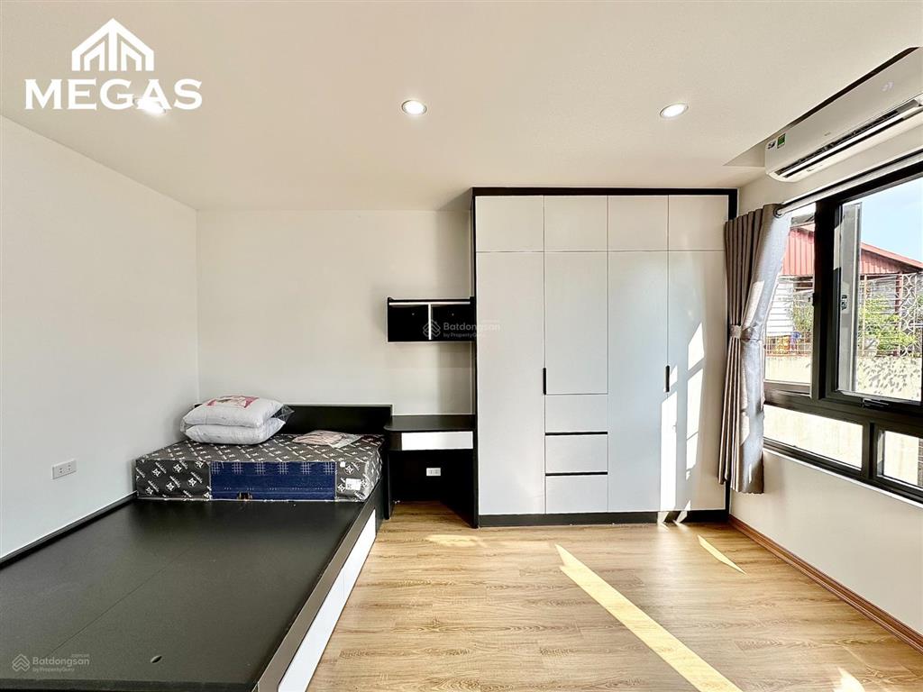 Cho thuê phòng mới tinh, ban công thoáng, 30m2, full nội thất ngay đê la thành  cát linh