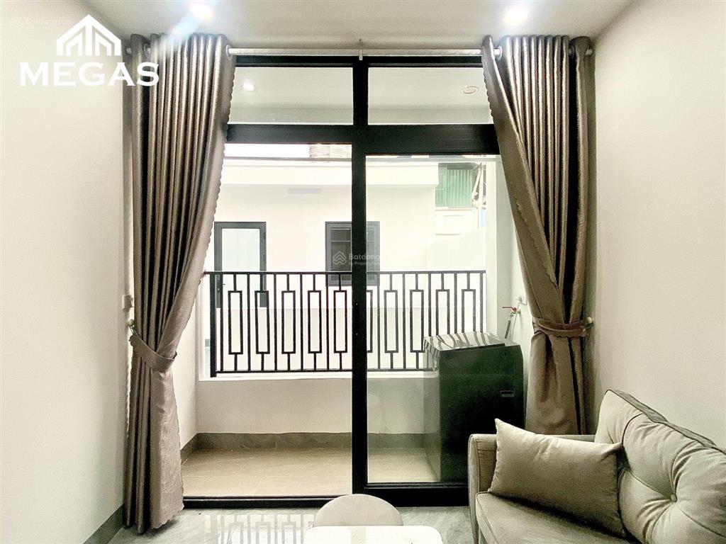 Bóc seal căn hộ 2 phòng ngủ, 50m2, full nội thất  ban công thoáng tại yên hòa, cv cầu giấy