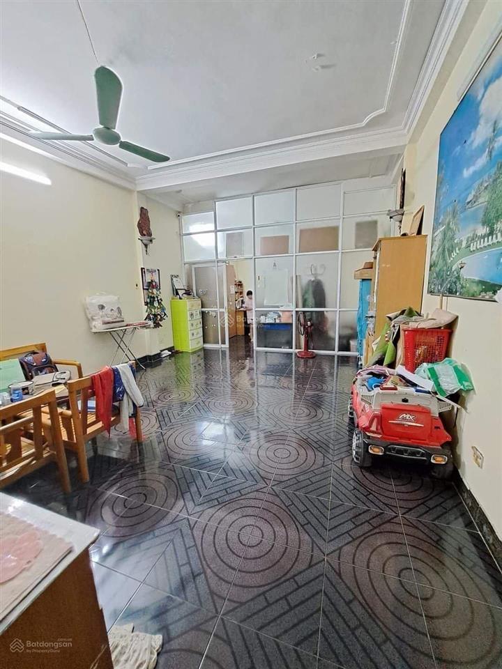 Siêu phẩm tại phố vũ hữu, thanh xuân