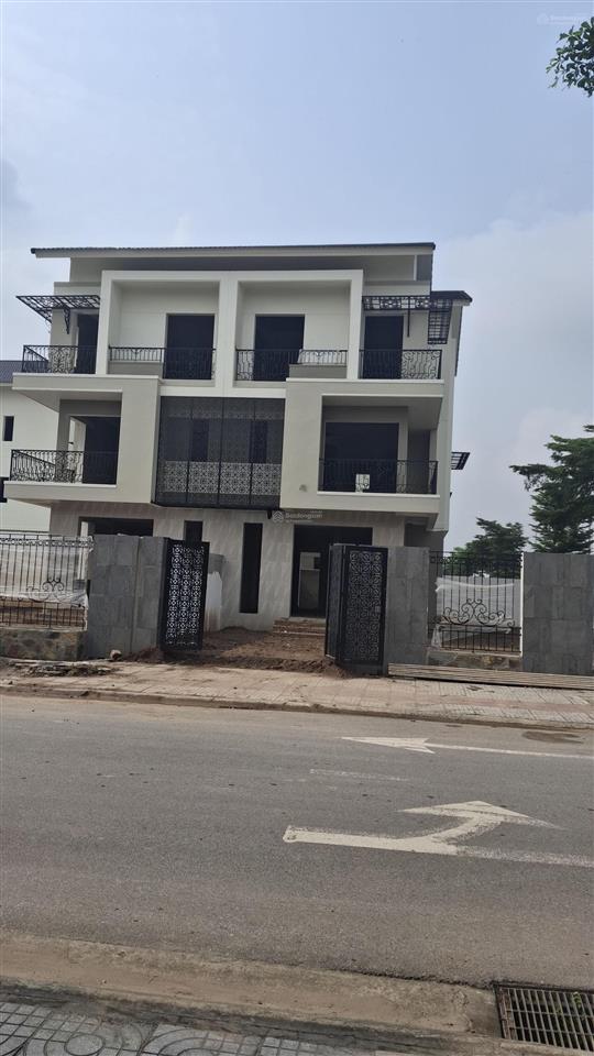 Sở hữu villa ven hà nội giá chỉ bằng 1/2 chung cư. mua nhà chúng xe lexus lên đến 3 tỷ