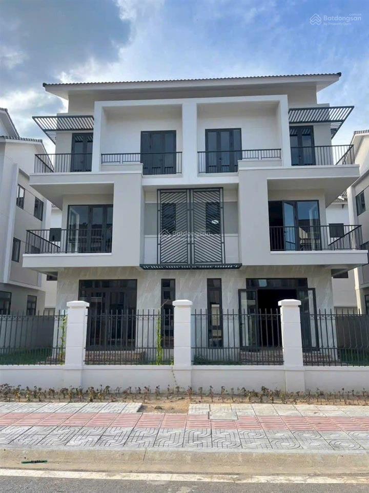 Chủ nhà cần bán nhanh biệt thự 180 m2 khu đô thị singapore vsip từ sơn  bắc ninh