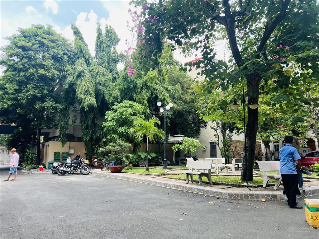 Biệt thự cổ điển đường phổ quang, tân bình, dt khủng 250m2, giá 25 tỷ, không có căn thứ 2 so sánh