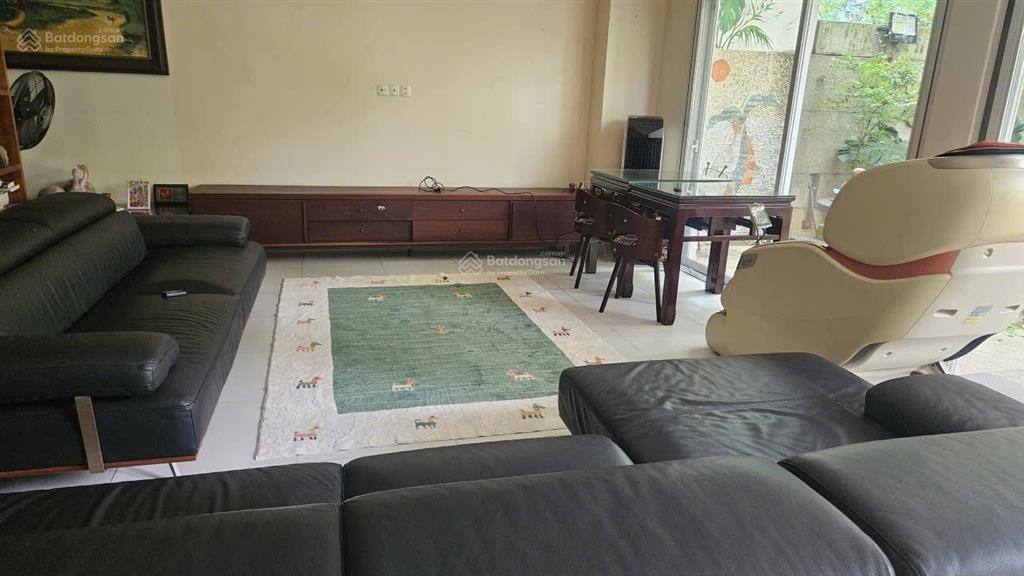 Biệt thự cổ điển đường phổ quang, tân bình, dt khủng 250m2, giá 25 tỷ, không có căn thứ 2 so sánh