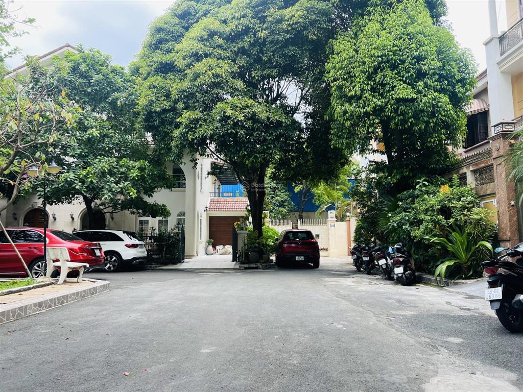 Biệt thự cổ điển đường phổ quang, tân bình, dt khủng 250m2, giá 25 tỷ, không có căn thứ 2 so sánh