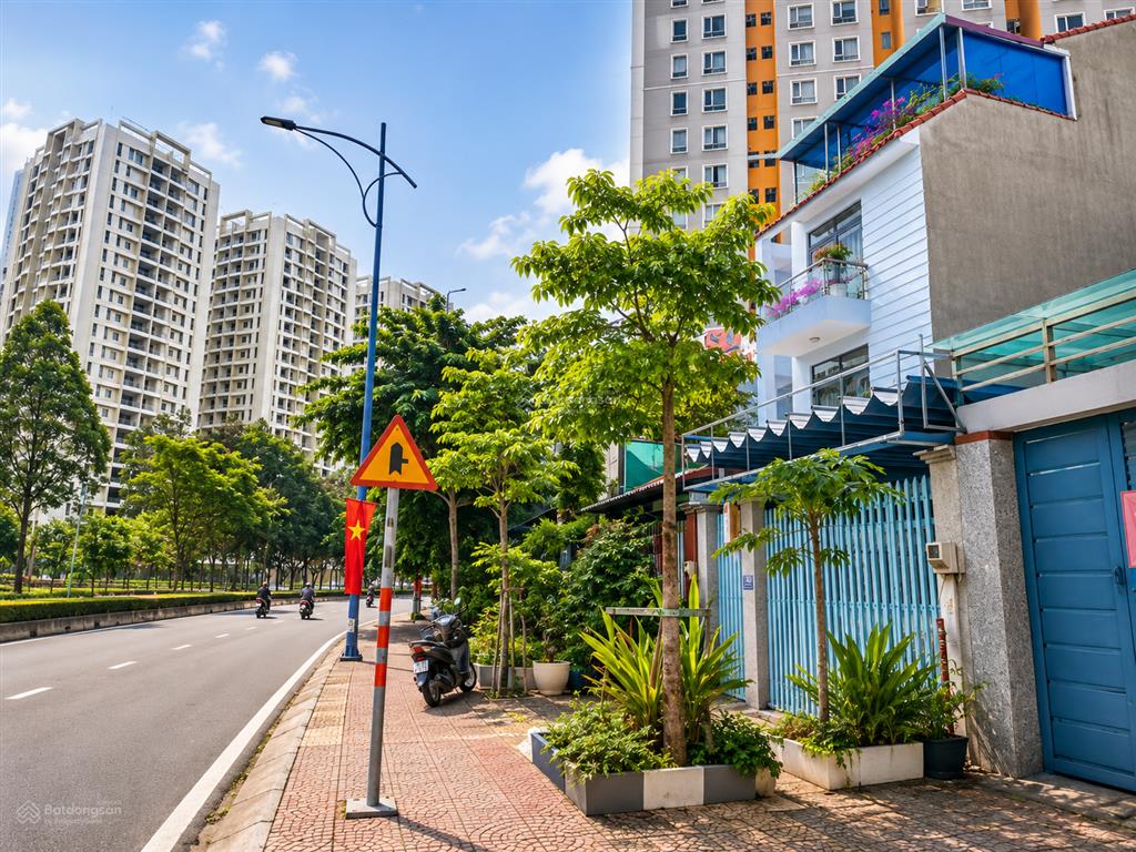 Đất 2 mặt tiền đường lớn trung tâm hành chính vị trí vàng đầu tư, đường đồng văn cống, 24tỷ