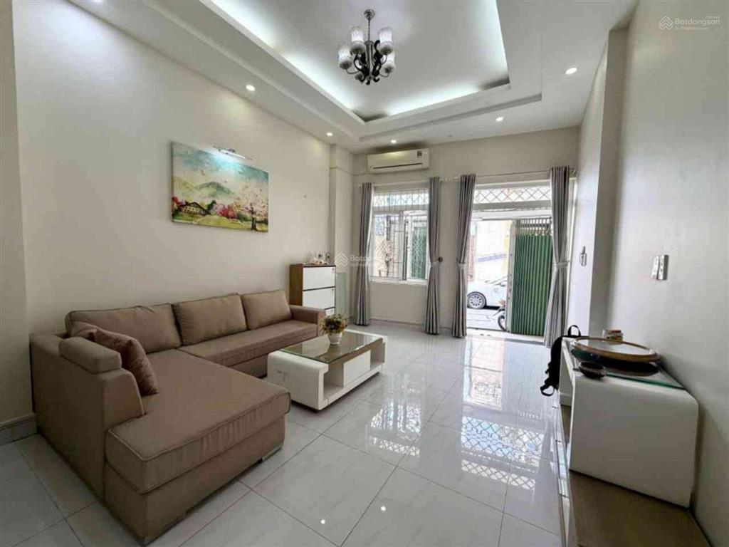 Một trong số ít đường 42 cạnh lê văn thịnh, gần nguyễn duy trinh, kết cấu 4 tầng giá khan hiếm.