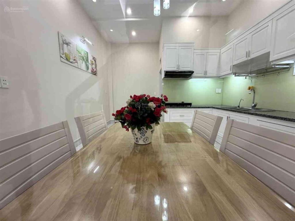 Một trong số ít đường 42 cạnh lê văn thịnh, gần nguyễn duy trinh, kết cấu 4 tầng giá khan hiếm.