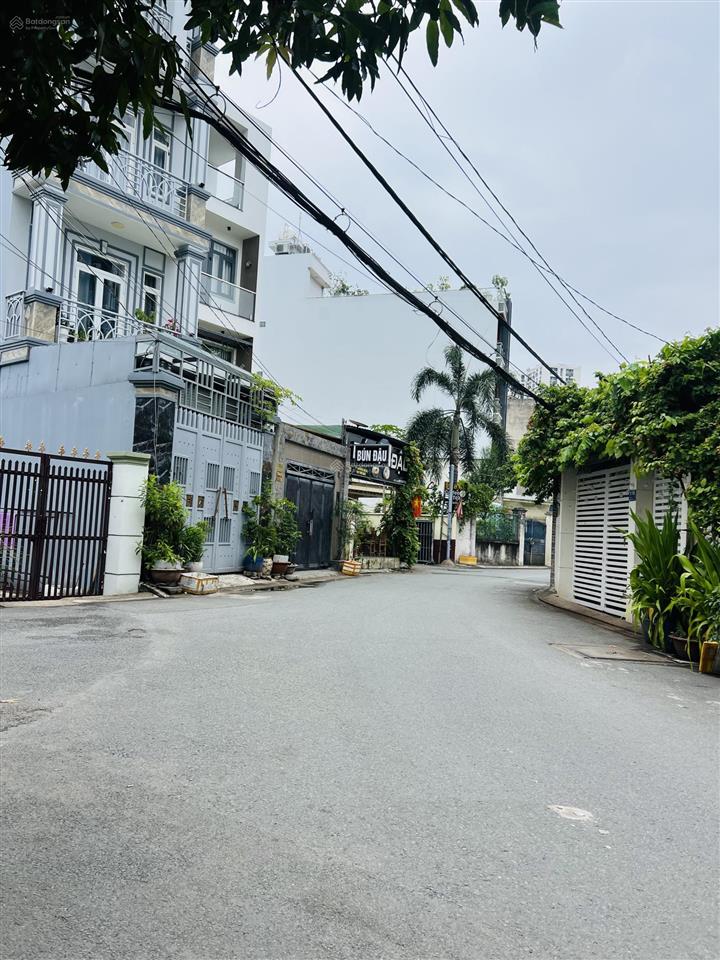 Nhà đẹp cách nguyễn thị định chỉ 100m, đường ô tô chạy, khu dân trí cao, dt 106m² giá 10 tỷ nhỉnh