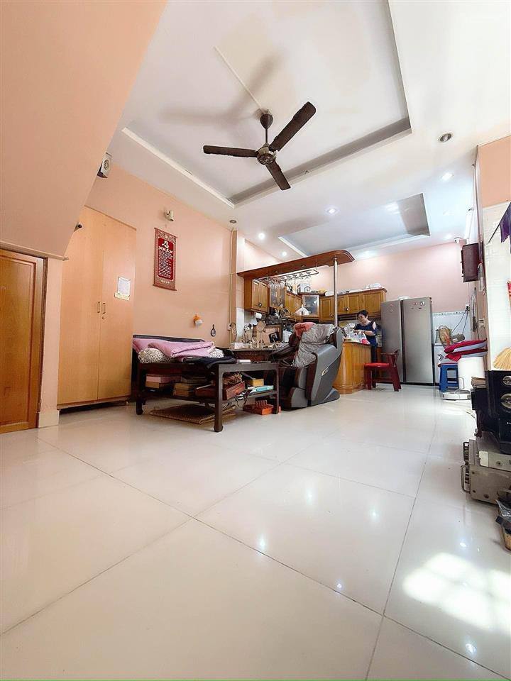 Nhà nở hậu oto tới cửa 4pn trung tâm bình trưng tây chỉ 8,5 tỷ cách nguyễn duy trinh 50m